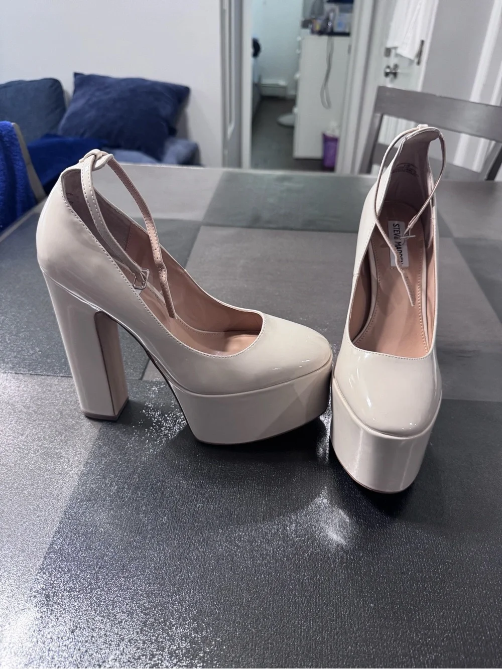 STEVE MADDEN Women's Skyrise Pumps